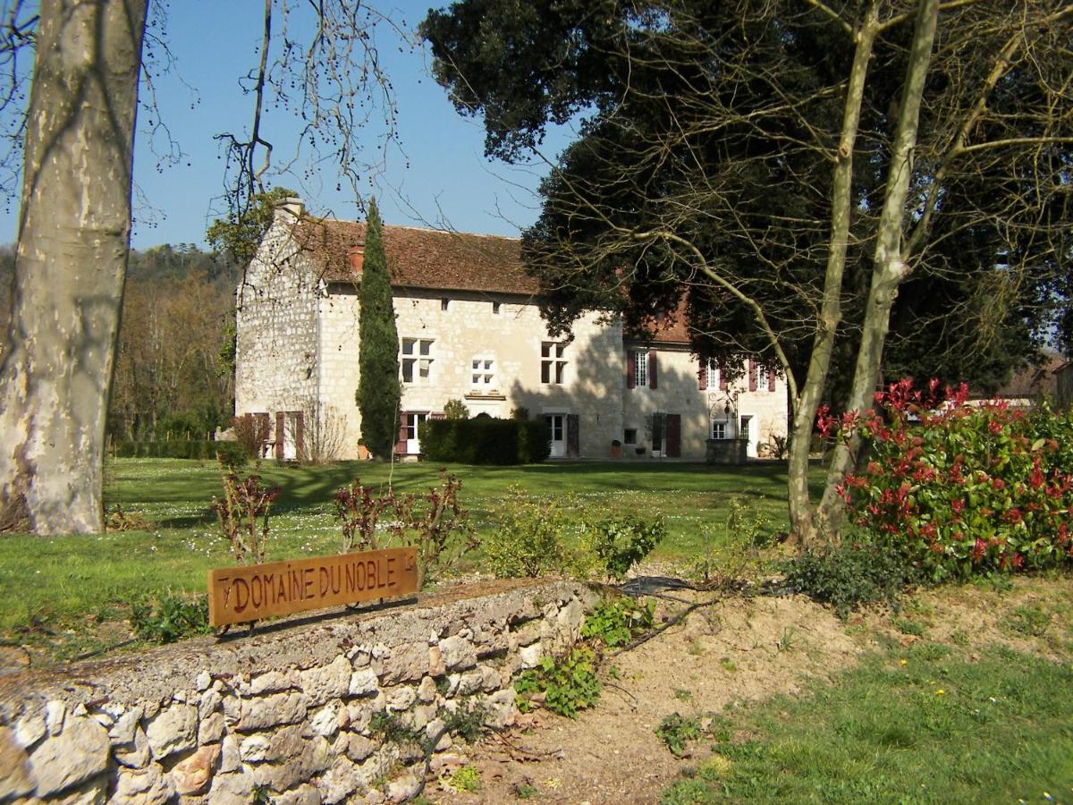 לינה וארוחת בוקר Saint-Jean-de-Thurac Domaine Du Noble מראה חיצוני תמונה