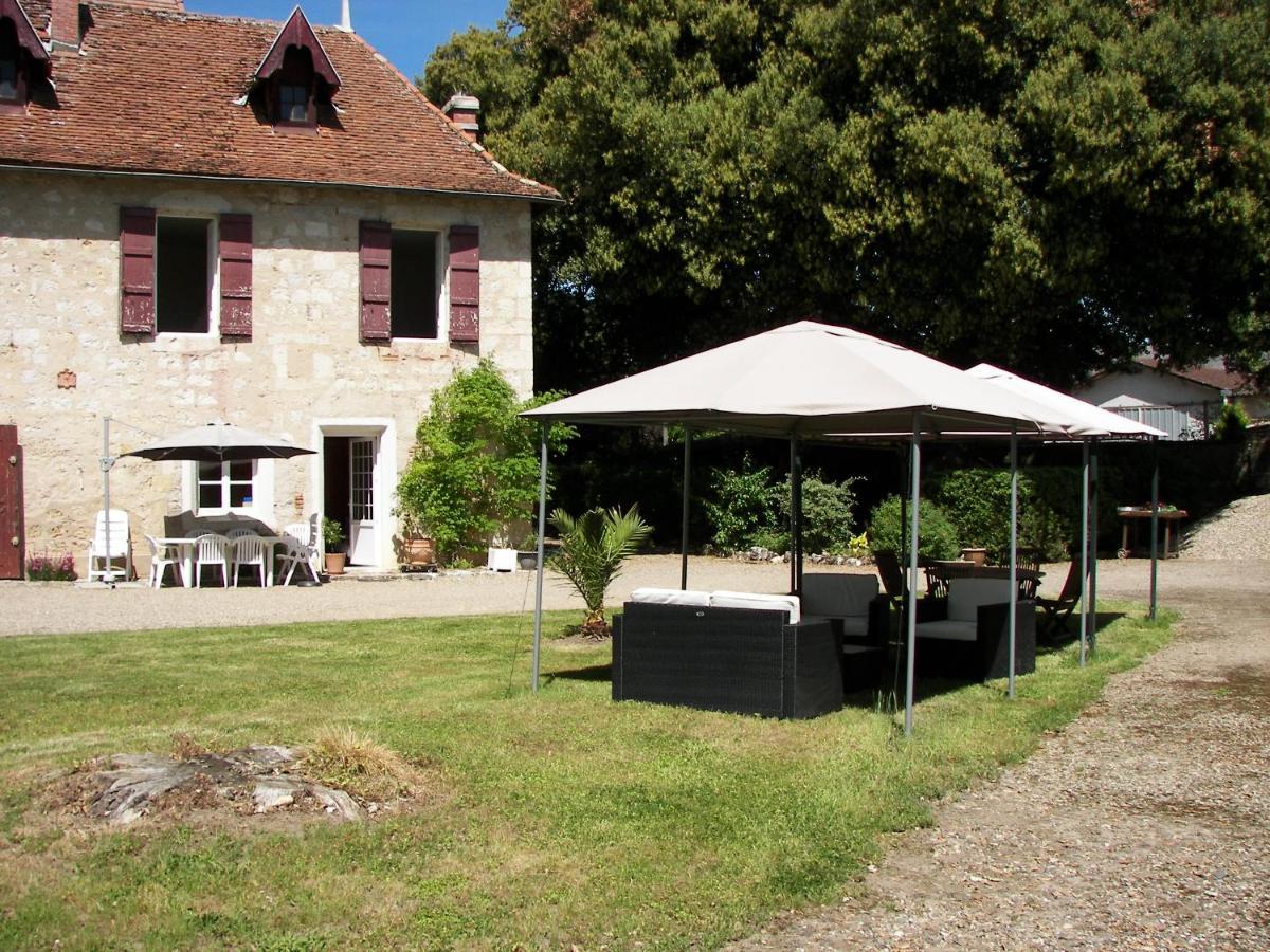 לינה וארוחת בוקר Saint-Jean-de-Thurac Domaine Du Noble מראה חיצוני תמונה