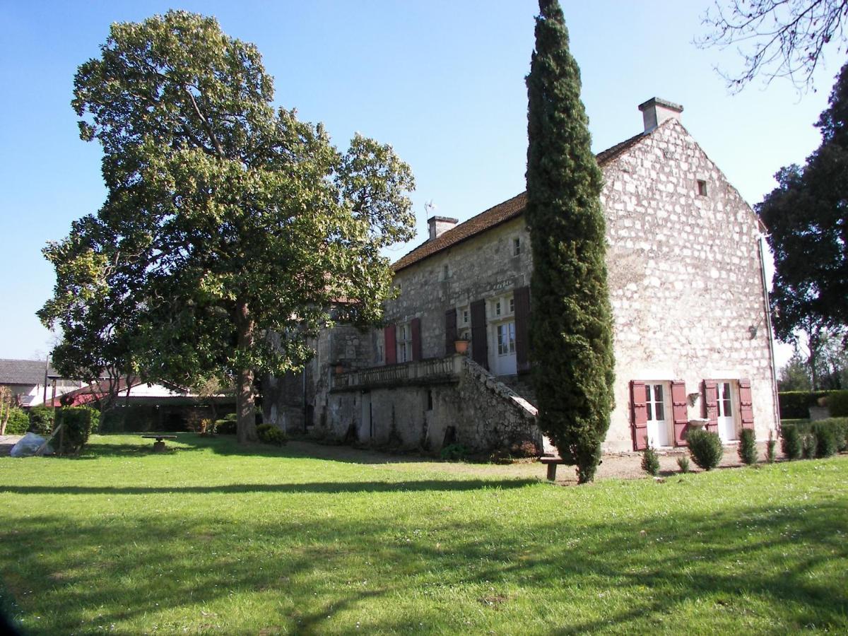 לינה וארוחת בוקר Saint-Jean-de-Thurac Domaine Du Noble מראה חיצוני תמונה